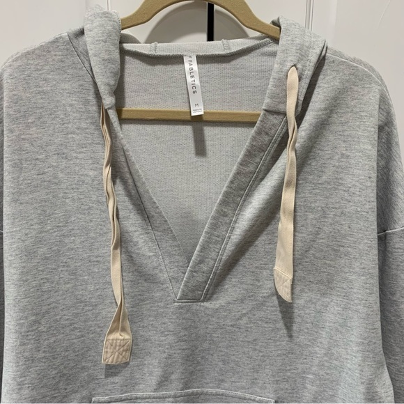 Fabletics Medium V‎ Neck Hoodie - Picture 3 of 4